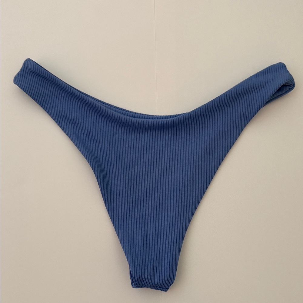 SHEIN Blue Ribbed Triangle String Bikini - Picture 2 of 3